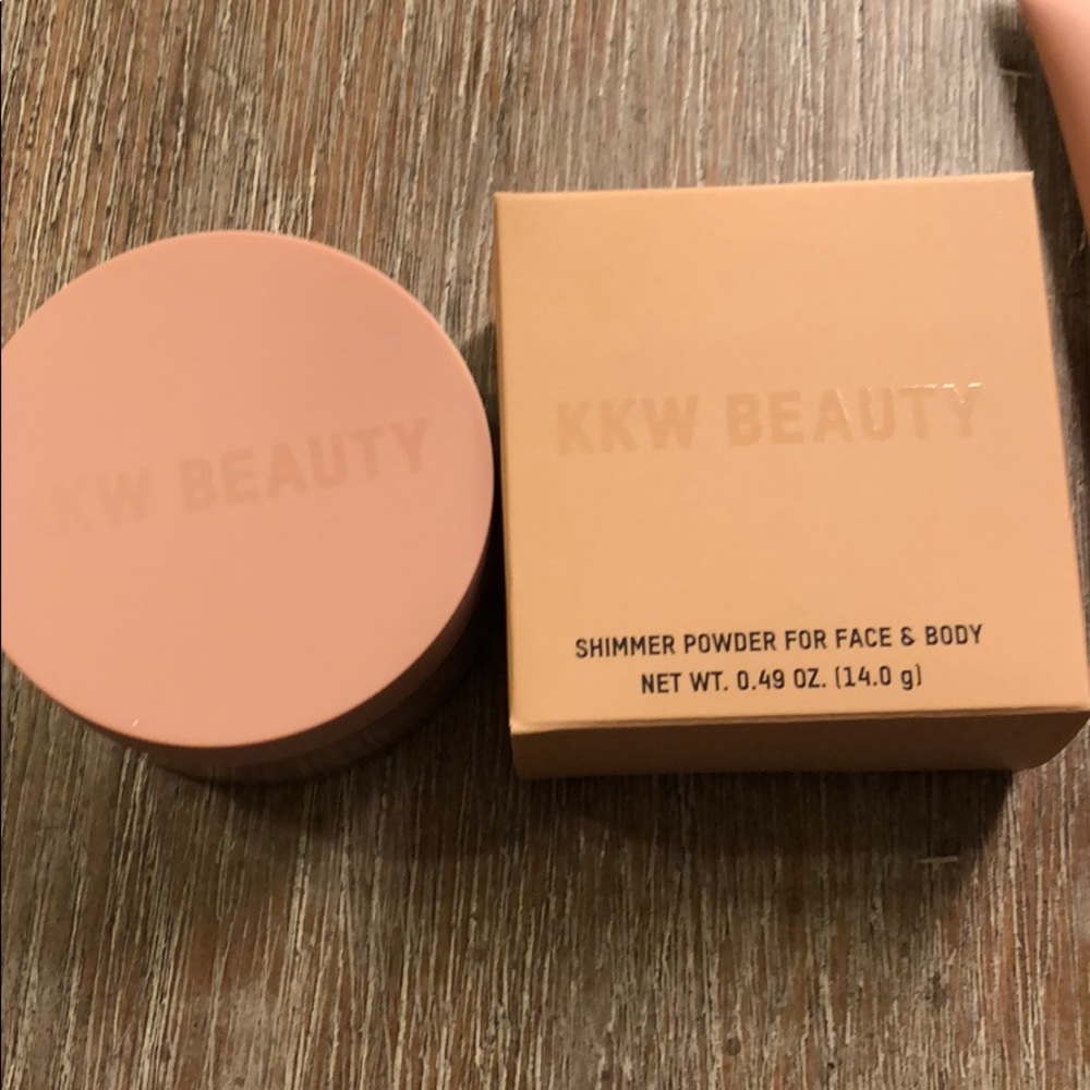 Shimmer powder for face and body   Kkw beauty